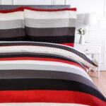 AmazonBasics - Biancheria da letto con semplici strisce rosse 12