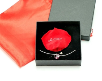 Swarovski® collana cuore di cristallo rosa con petalo eterno 18