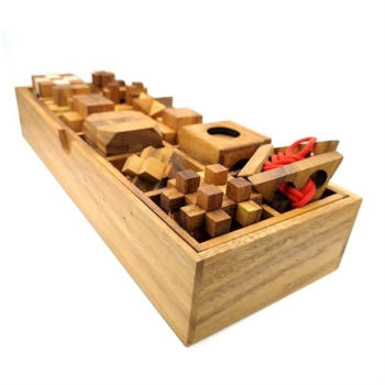 La scatola di legno con 12 puzzle 85